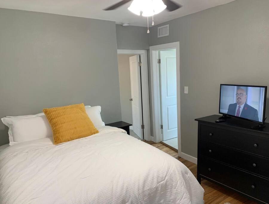 Comfortable Suite With Private Entrance & Private Bathroom El Paso Exterior photo